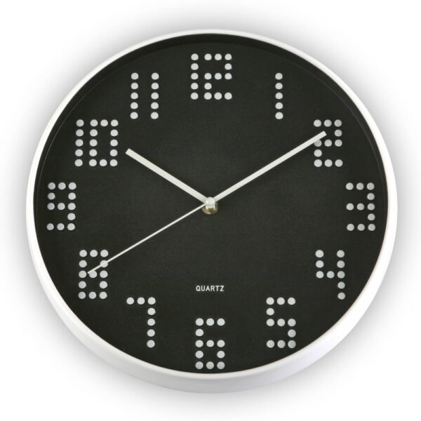 Reloj de plástico en blanco y negro